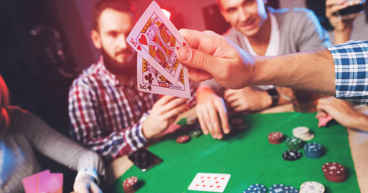 CasinoSupply-319679-playing-poker-kings